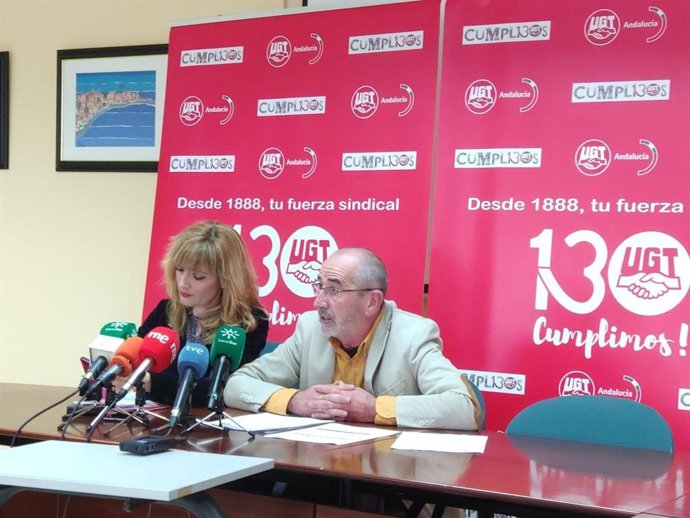 La secretaria general de UGT Andalucía, Carmen Castilla y el secretario de Política Sindical, Salud Laboral y Medio Ambiente de UGT Andalucía, Juan Carlos Hidalgo, en una foto de archivo.