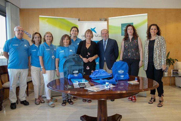 Presentación de los lotes de material escolar