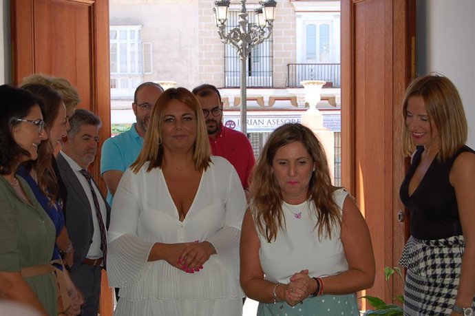 Irene García y la alcaldesa de Puerto Real, Elena Amaya