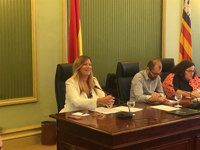 La consellera de Salud y Consumo , Patricia Gómez, en la comparecencia en la Comisión de Salud del Parlament.