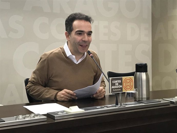 El diputado del PAR, Jesús Guerrero, durante la rueda de prensa