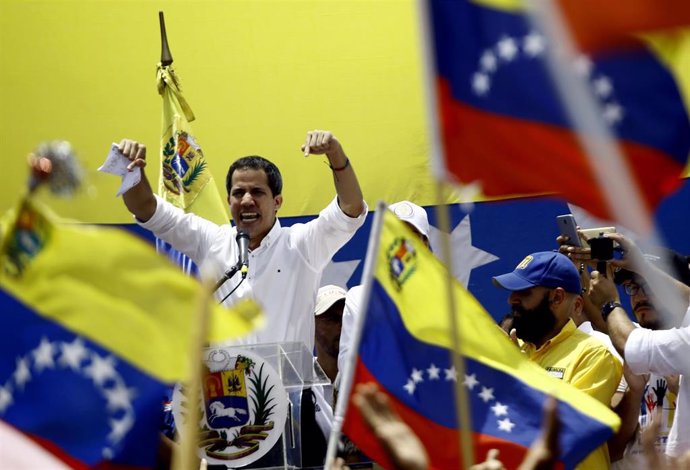 El autoproclamado "presidente encargado" de Venezuela, Juan Guaidó