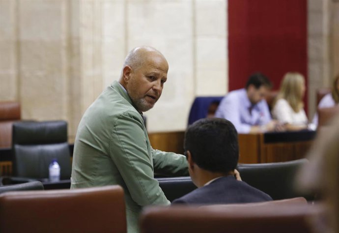 Primera jornada de sesión plenaria en el Parlamento andaluz. Comparecencia del consejero de Educación y Deportes, Javier Imbroda.