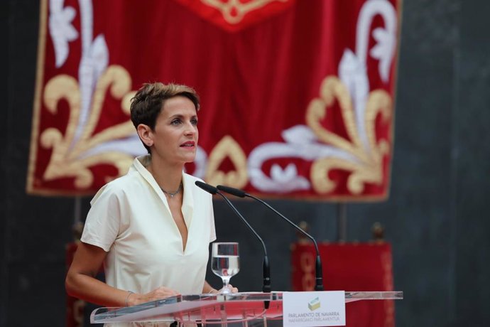 La presidenta del Gobierno de Navarra, María Chivite, durante su discurso de toma de posesión del cargo en el Parlamento de Navarra