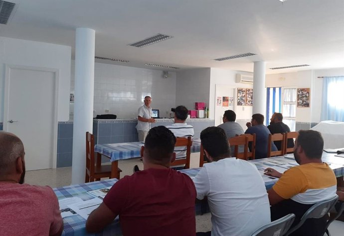 CádizAlDía.- Diputación y UPA Cádiz imparten un curso para obtener el carné de f