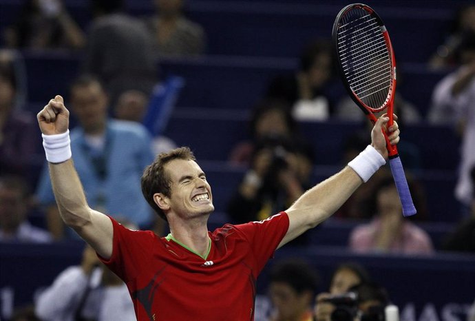 Murray celebra su victoria en el Masters 1.000 de Shanghai de 2011