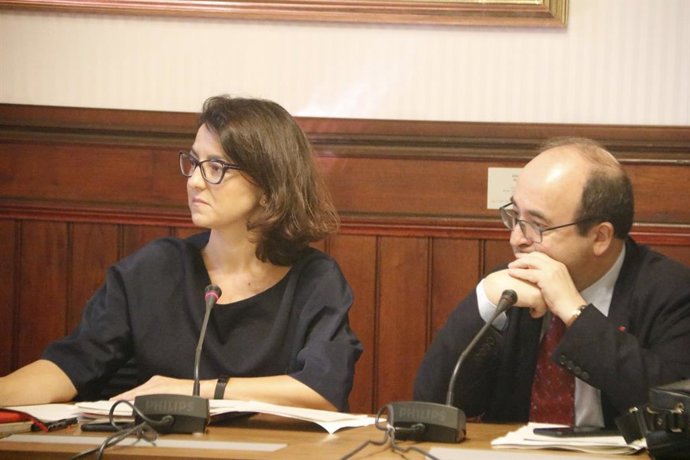 La diputada del PSC Eva Granados con el secretario general del partido, Miquel Iceta.