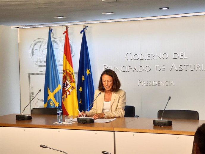 La portavoz del Gobierno y consejera de derechos sociales y bienestar, Melania Álvarez, en rueda de prensa.