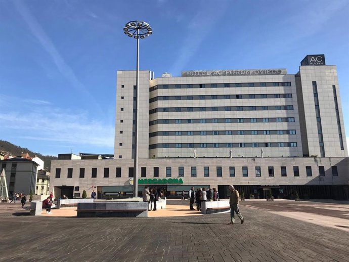 Plaza de los Ferroviarios de Oviedo
