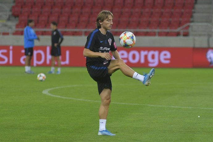 05 September 2019, Slovakia, Trnava: Croatia's Luka Modric takes part in a training session for the Croatia national soccer team ahead of Friday's UEFA EURO2020 qualifiers Group E soccer match against Slovakia. Photo: Martin Palkovic/TASR/dpa