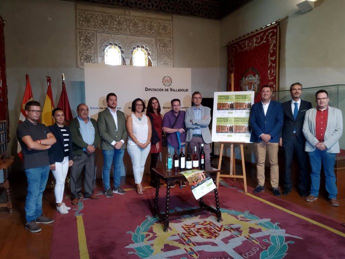 Representantes de las denominaciones de origen y rutas del vino de la provincia de Valladolid presentan la quinta edición del circuito de carreras 'Corriento entre Viñas' en la Diputación.