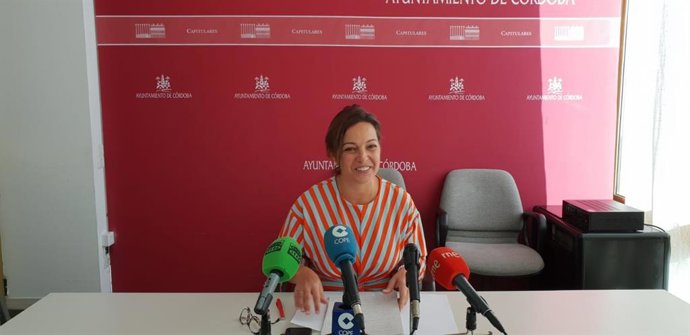 La portavoz del PSOE en el Ayuntamiento de Córdoba, Isabel Ambrosio, en una imagen de archivo.