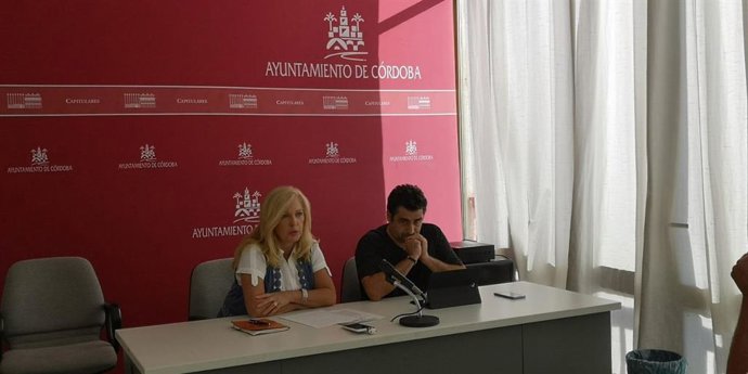 Cristina Pedrajas y Rafael del Castillo en la rueda de prensa.