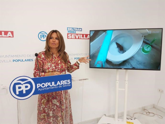 Evelia Rincón en rueda de prensa