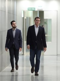 Rivera no cree que el debate sobre inmigración sea "la altura de un muro", como plantea Vox