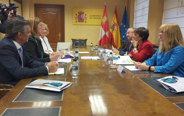 Reunión de la Federación Regional de Municipios y Provincias con la Delegación del Gobierno en torno a la Violencia de Género.