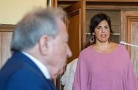 Teresa Rodríguez pide la pena de abuso sexual para el empresario que simuló besarla