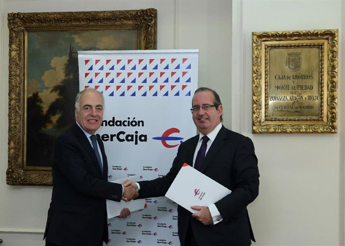 El director general de Fundación Ibercaja, José Luis Rodrigo Escrig, y el presidente de la Fundación Excelentia, Javier Martí