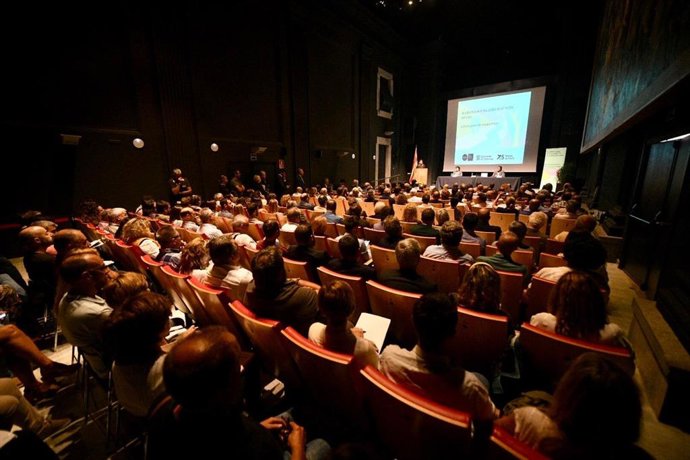 La consellera Meritxell Budó presenta el PUOSC 2020-2024 a ayuntamientos de Girona