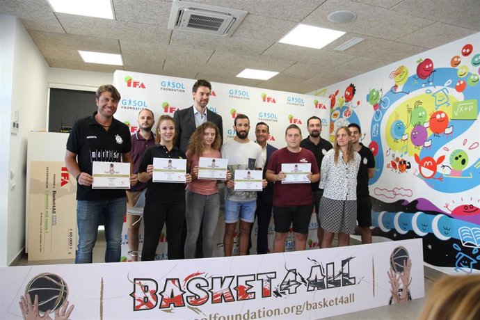 Acto de la Gasol Foundation y Grupo IFA en la campaña 'Basket4All'