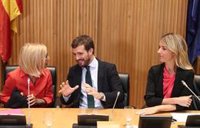 Casado pide que se "sumen" al PP los que defienden la España constitucional, en un acto con Rosa Díez y Vidal-Quadras