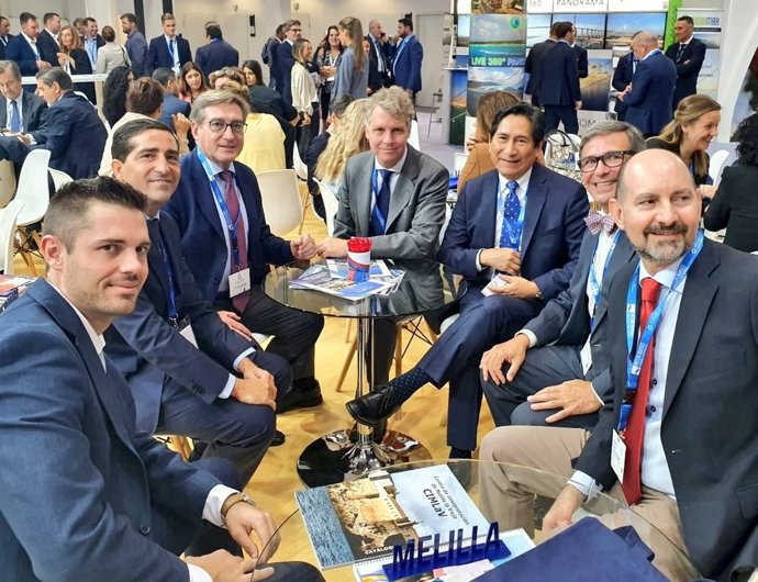 Una representación del Puerto de Sevilla en Hamburgo