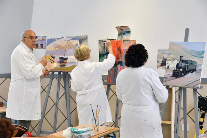 El Ayuntamiento de Tomares organizada 20 talleres culturales para el curso 2019-2020