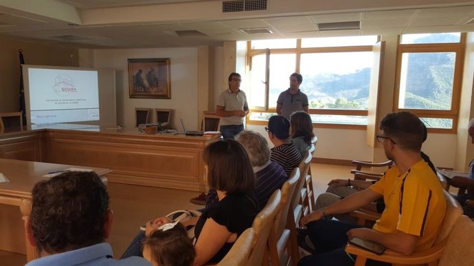 Asamblea inaugural de la Asociación de Empresarios Turísticos de Segura de la Sierra.