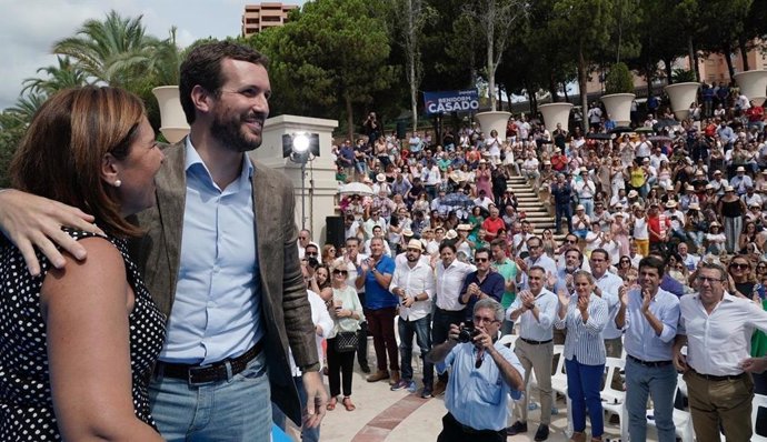 Pablo Casado con Isabel Bonig en el acto de inicio de curso político de los 'populares' de la Comunitat Valenciana