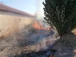 Incendio en las cercanías del Canal del Duero en Valladolid.