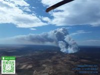 Un total de 125 bomberos intentarán estabilizar durante la noche el incendio de Paterna