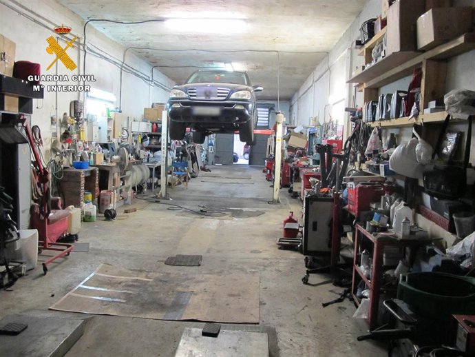 Taller ilegal en los políginos industriales de  La Portalada y Cantabria en Logroño