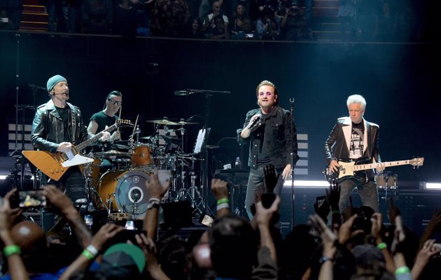 U2 Performs At The Forum