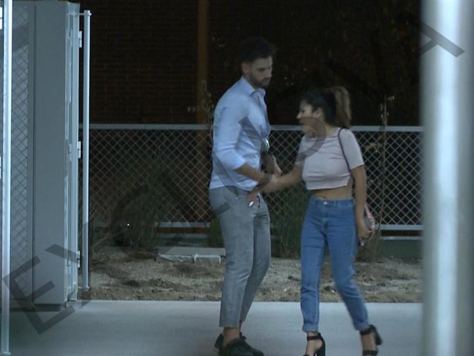 Asraf discute con Isa Pantoja en plena calle