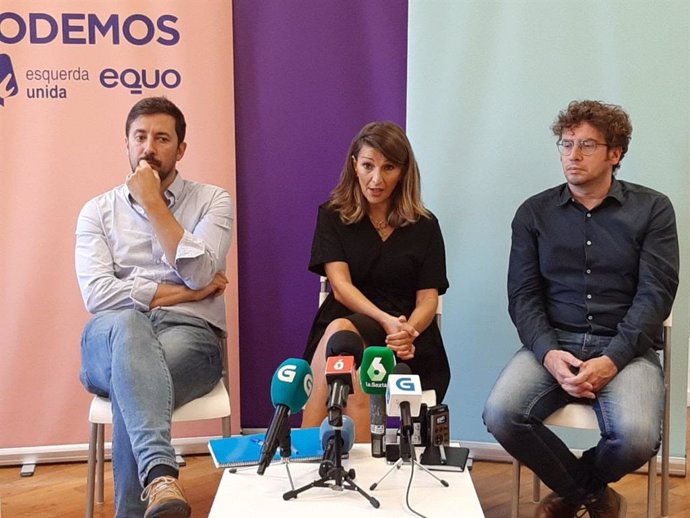 Los diputados de Galicia en Común Antón Gómez-Reino y Yolanda Díaz; y el senador José Manuel Sande