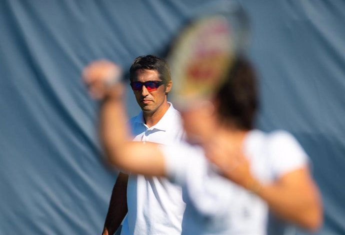 Tenis.- Carla Suárez rompe con su entrenador Óscar Serrano y le sustituirá en 20