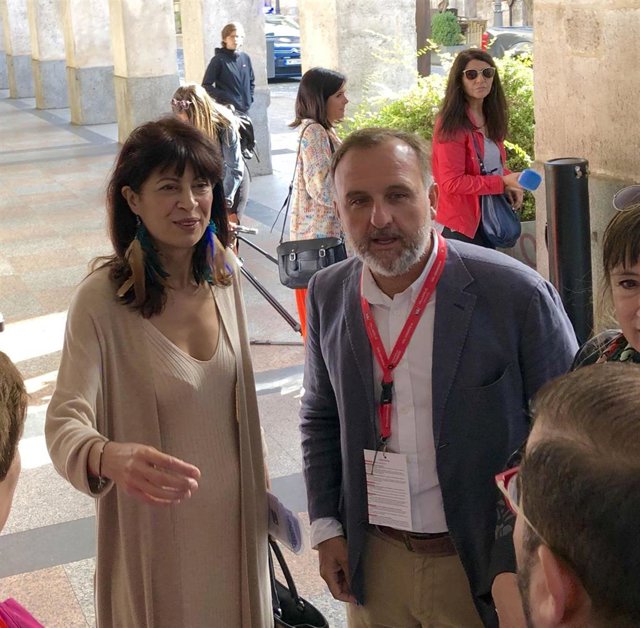 Ana Redondo a su llegada al Teatro Calderón para participar en el encuentro Ciudades, Creatividad y Agenda 2030.