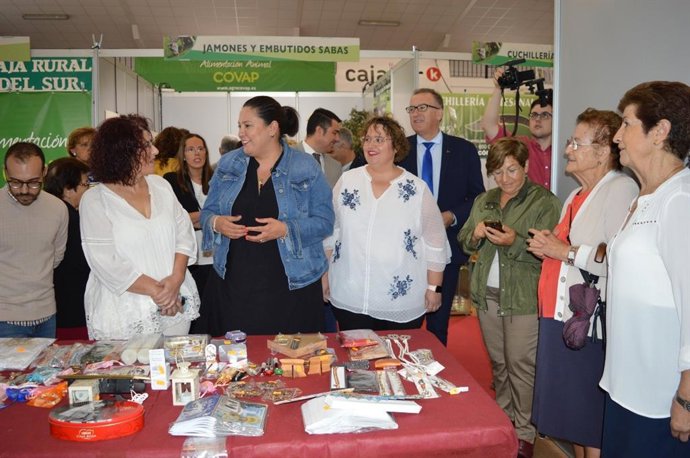Amo (centro), en la inauguración de Agrovap