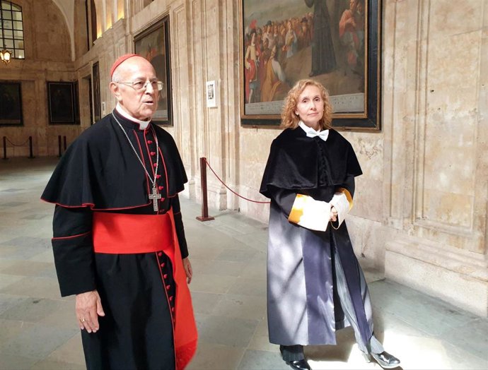 La rectora de la UPSA junto al gran cardenal de la institución, Ricardo Blázquez.