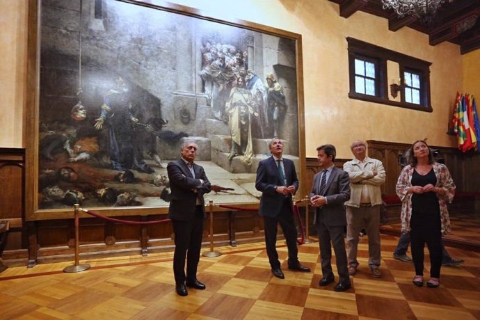 El alcalde de Zaragoza, Jorge Azcón, visita el Ayuntamiento de Huesca y se reune con su alcalde, Luis Felipe