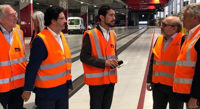 El conseller de la Generalitat Dami Calvet visita el complejo logístico intermodal Chapelle International en París