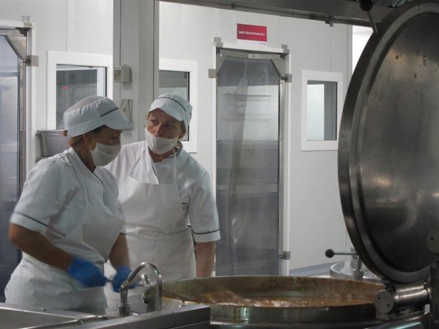 Cocina de un comedor escolar en un centro de Málaga. 