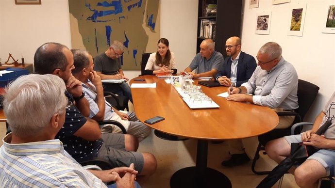 Reunió entre el Consell, l'ajuntament de Maria de la Salut  i els vens del municipi.