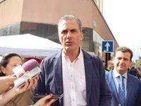 Ortega Smith comparte con Pablo Iglesias la necesidad de apelar al papel del Rey como mediador ante la investidura