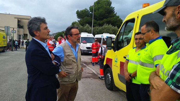 El secretario de Estado de Infraestructuras, Pedro Saura, ha acompañado al delegado del Gobierno en la Región de Murcia, Francisco Jiménez, en su visita al Puesto Avanzado de Mando que se ha establecido en Santomera.