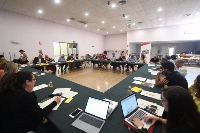 Reunión del grupo de JxCat en el Parlament en Mollerussa (Lleida).