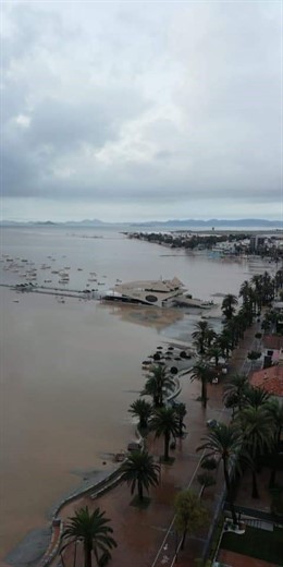La playa de Santiago de la Ribera, desaparecida por la crecida del Mar Menor