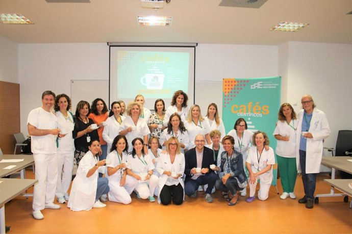 Enfermeras participan en un café científico