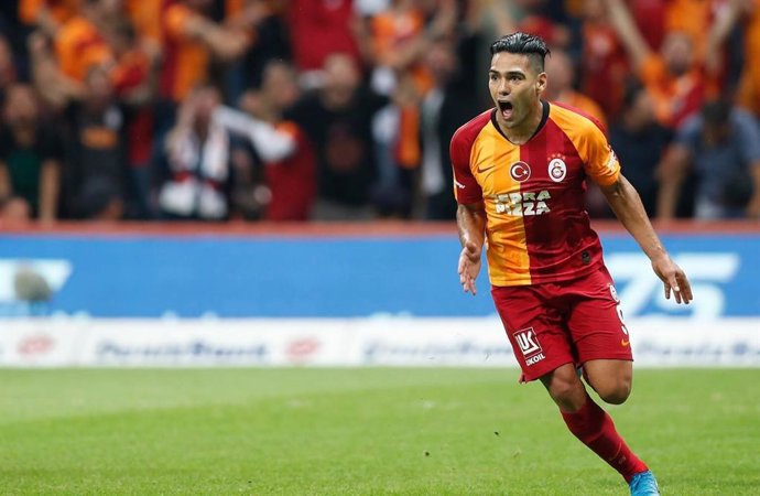 Radamel Falcao marca gol en su debut con el Galatasaray
