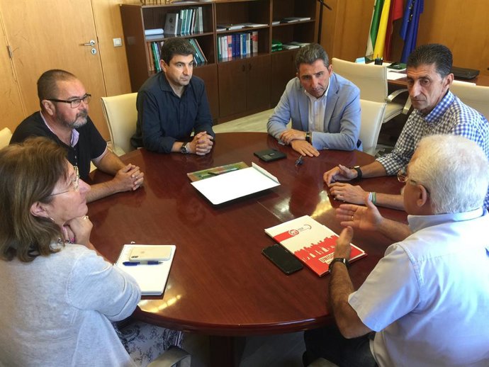 Huelva.- Junta aborda con UGT y CCOO las "bases de trabajo" en agricultura, indu